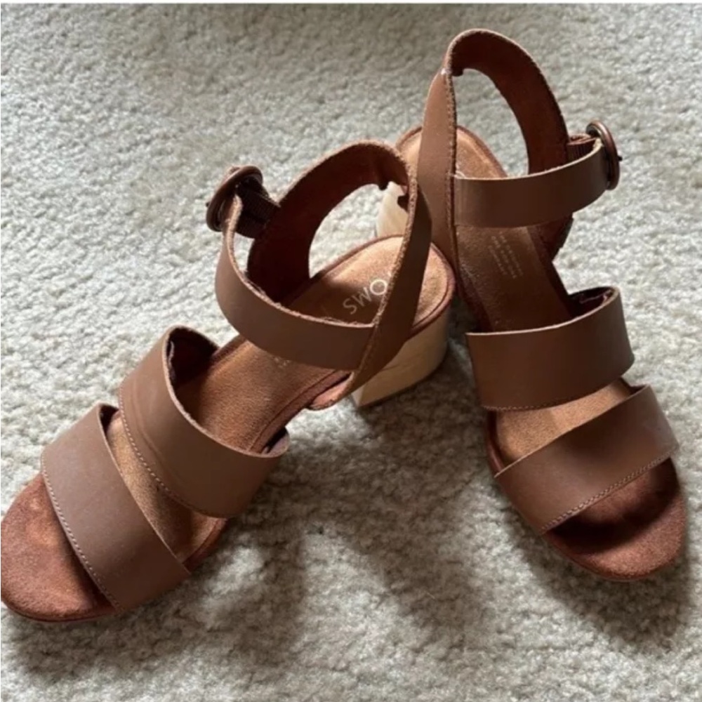 Toms Women’s Heels Camel Color Size 6.5